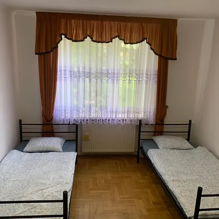 Hostel Tanie *